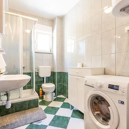 Galeb Two Bedroom Apartament Kožino