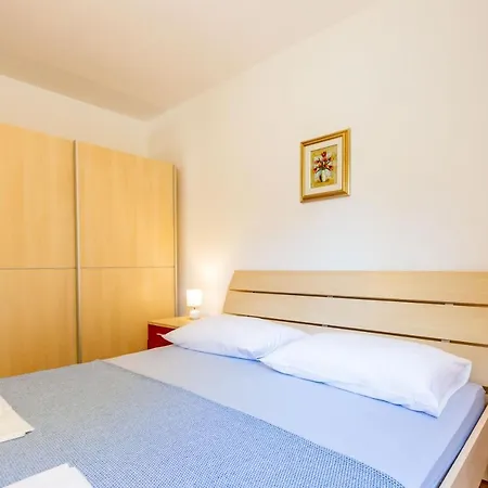 Apartment Galeb Two Bedroom *